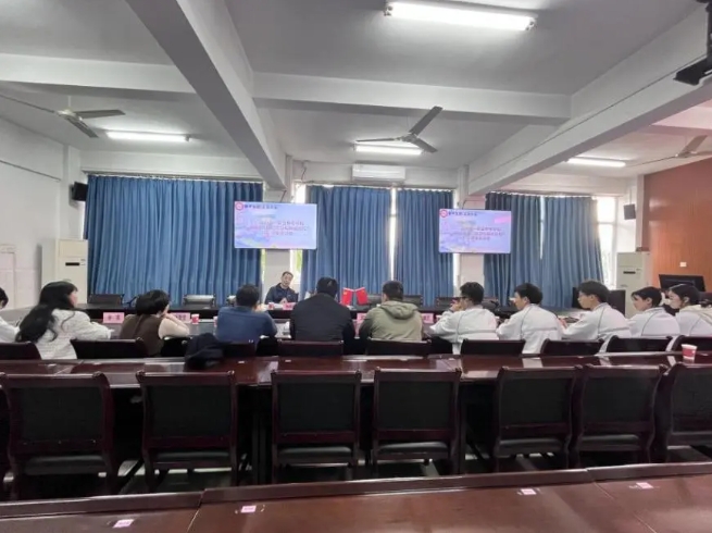 迎智慧校園考察 促品質教育提升：漳州第一職業中專學校迎接第二批省級“智慧校園試點校”專家組來校考察