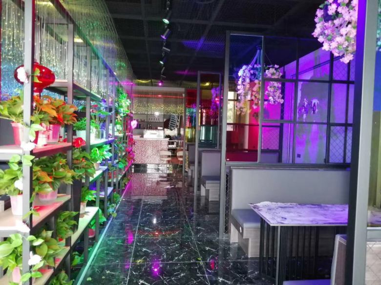 20201207/5fcd7fdeeaa90.jpg 業務經理介紹卡座沙發工藝.jpg