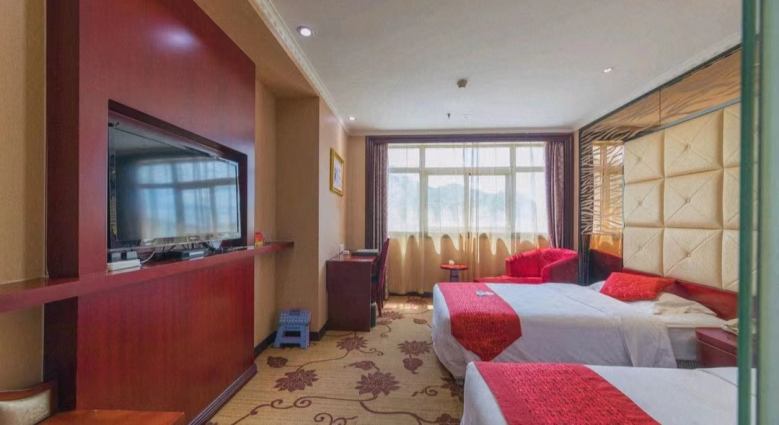 20231023/6535f0a09c152.jpg 延安圣通酒店翻新改造前的客房裝修風(fēng)格.jpg